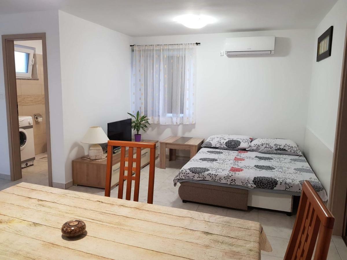 Apartment Natali Brsec Exterior photo